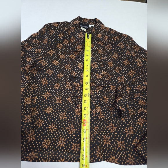 Oui Petites Womens Sheer Blouse with Brown Floral Design EUC size 6 - Picture 11 of 12